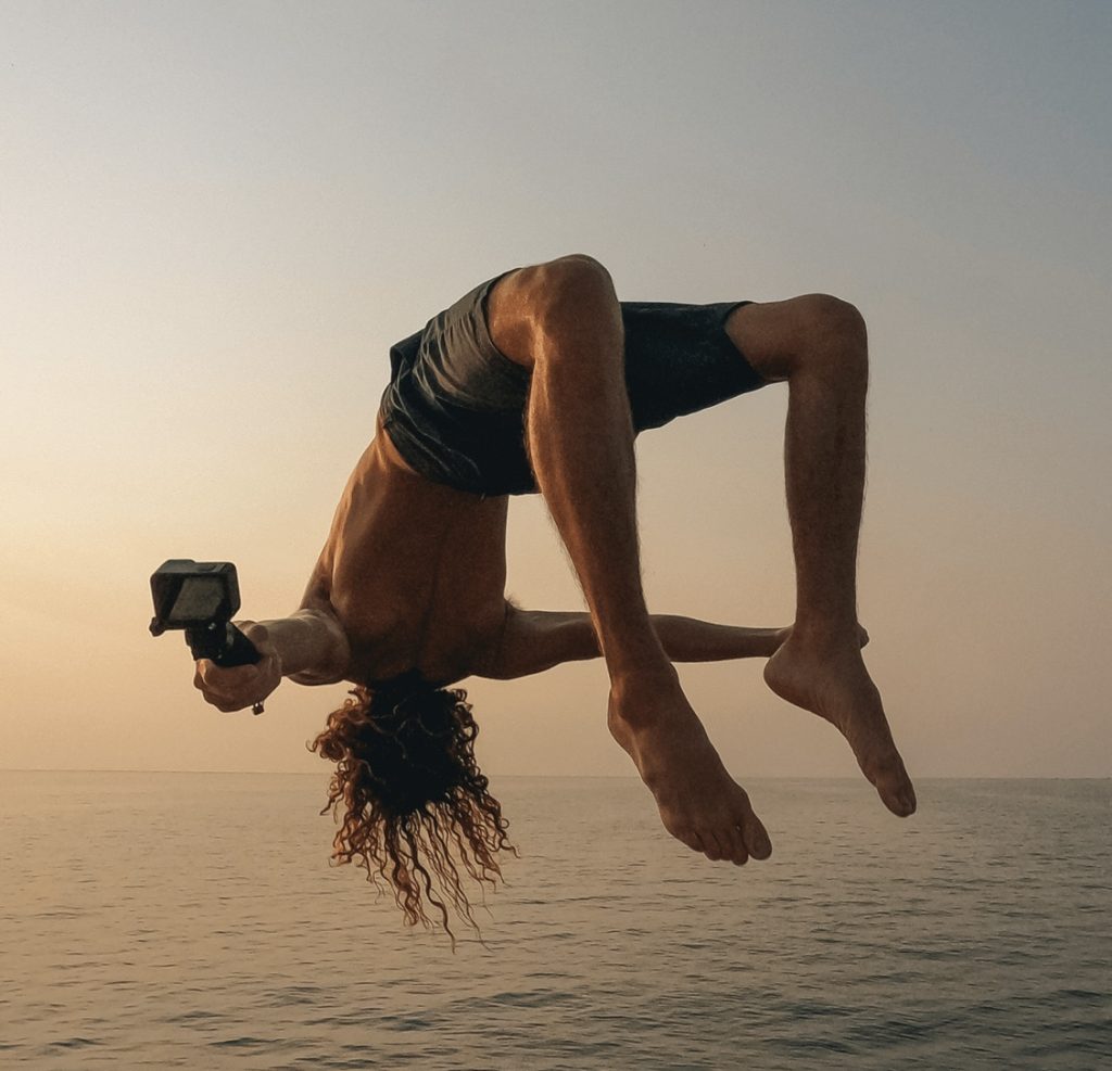 Rückwärtssalto ins Meer mit GoPro